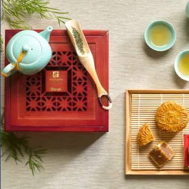 Holiday Inn Singapore Orchard City Centre - Osmanthus Oolong White Lotus Seed Paste Baked Mooncake