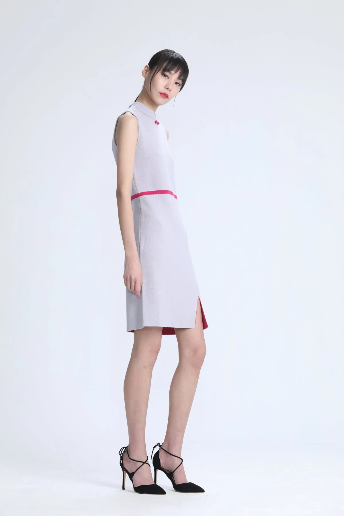 Light Grey & Fuchsia Sleeveless Knit Qipao with Removable Cape